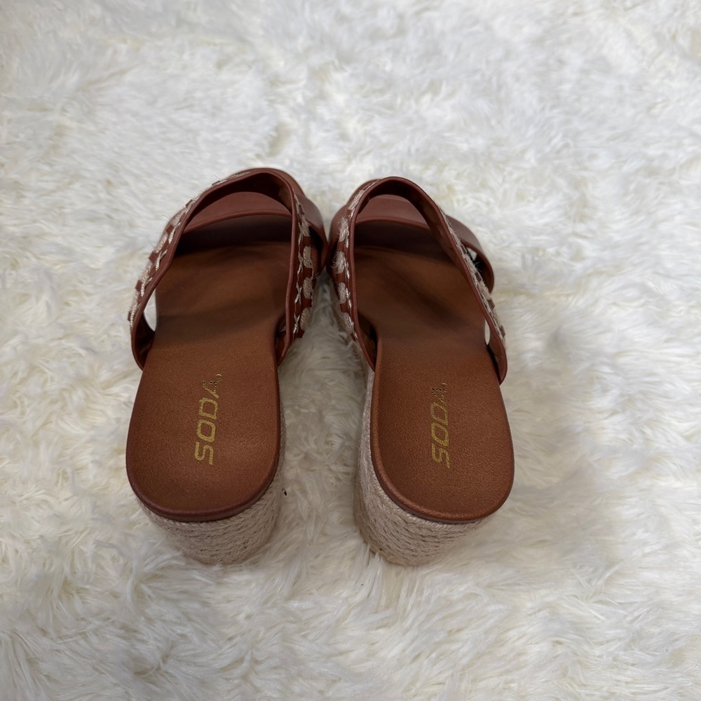 Soda Womens Slip On Wedge Sandals Size 8.5 Cognac Jute Heel Boho Summer Resort - Picture 4 of 4
